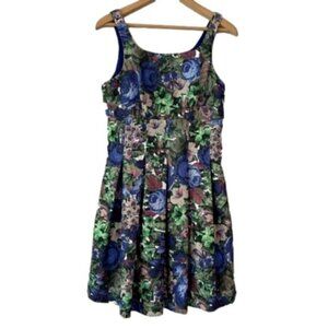 Darling London Floral Fit and Flare Dress- Size Medium (bin 2A)